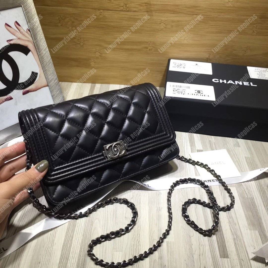 Ch*el le boy wallet on chain – woc black quilted lambskin silver-toned