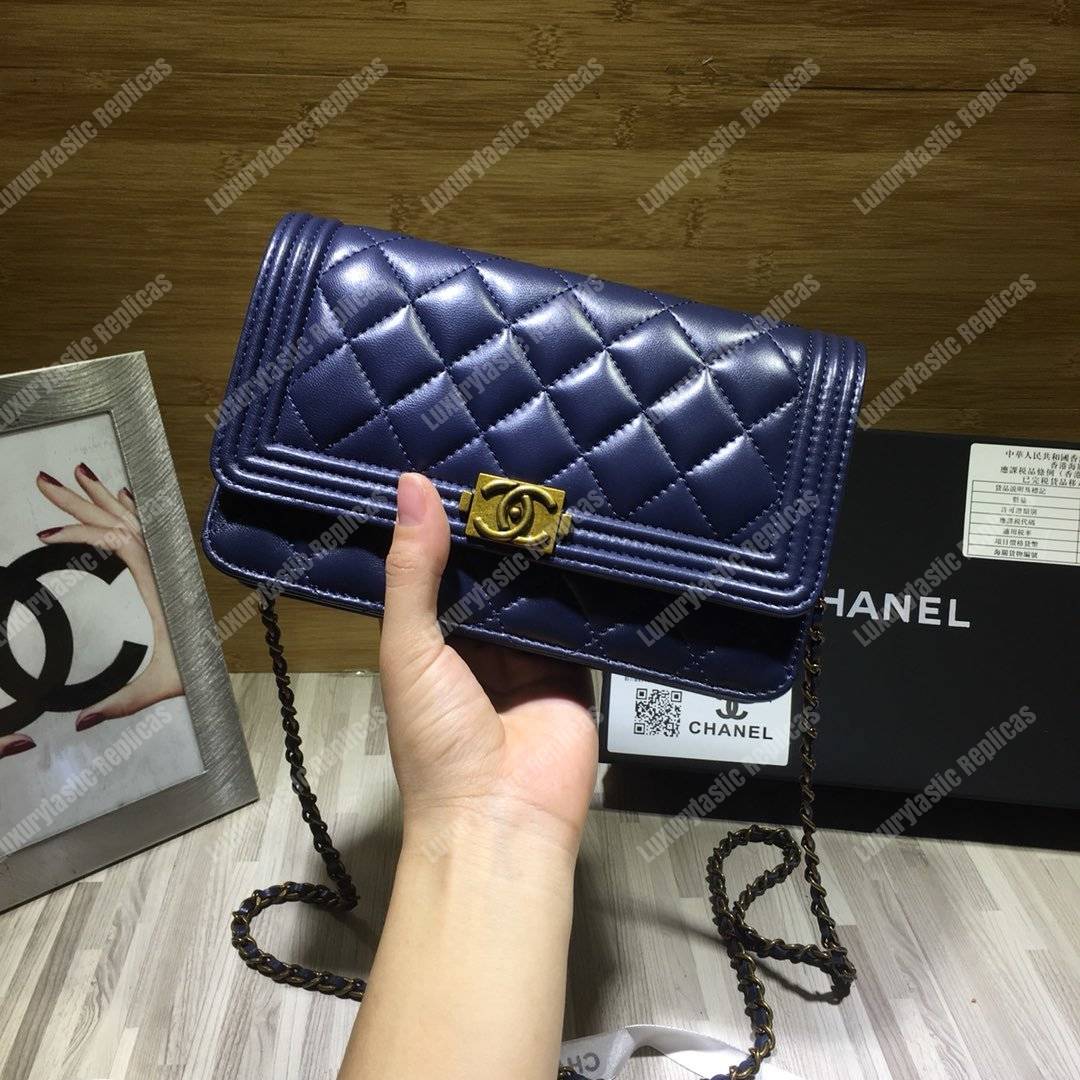 Ch*el le boy wallet on chain – woc dark blue quilted lambskin gold-toned