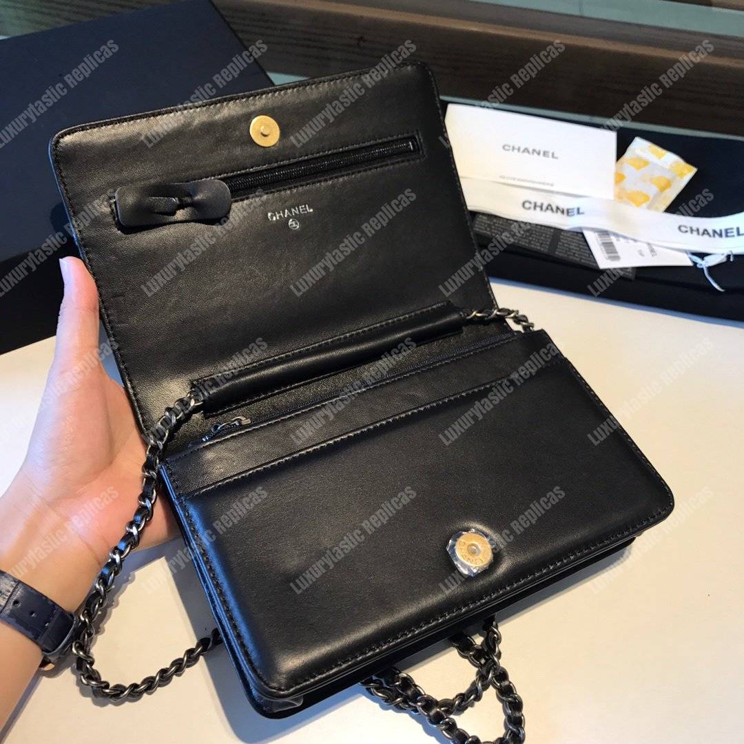 Ch*el wallet on chain – woc aged & smooth calfskin black