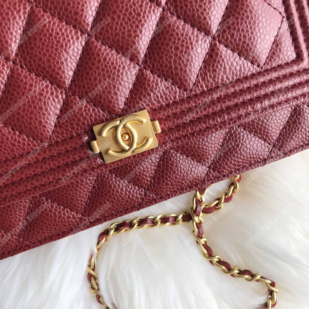 Ch*el le boy wallet on chain – woc maroon caviar gold-toned