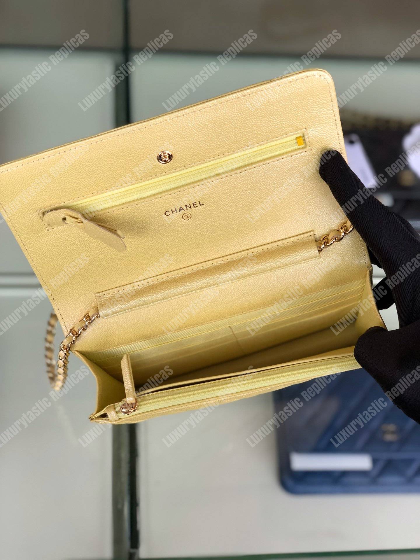 Ch*el wallet on chain – woc classic caviar gold-toned metal light yellow