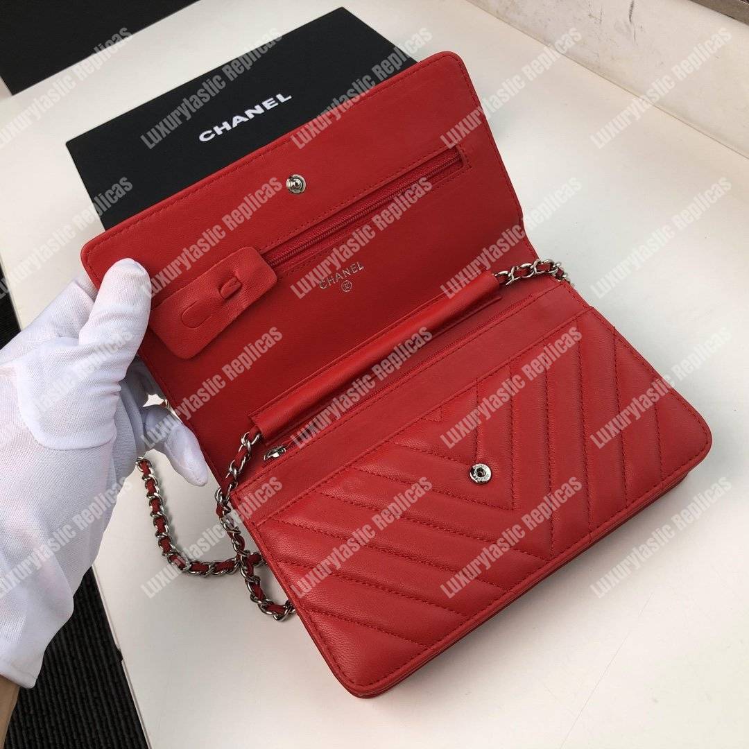 Ch*el wallet on chain – woc chevron lambskin red silver-toned﻿