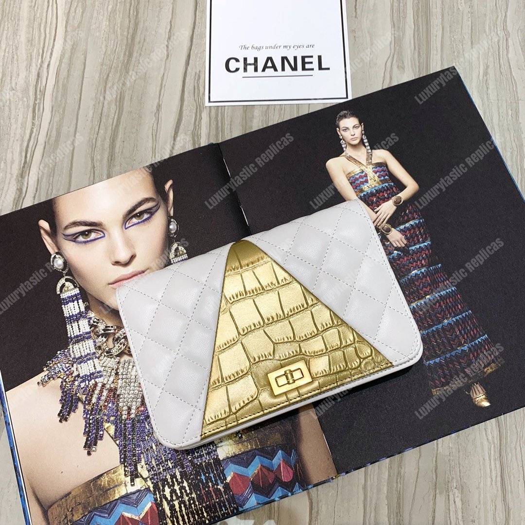 Ch*el wallet on chain – woc lambskin & crocodile-embossed leather egyptian white