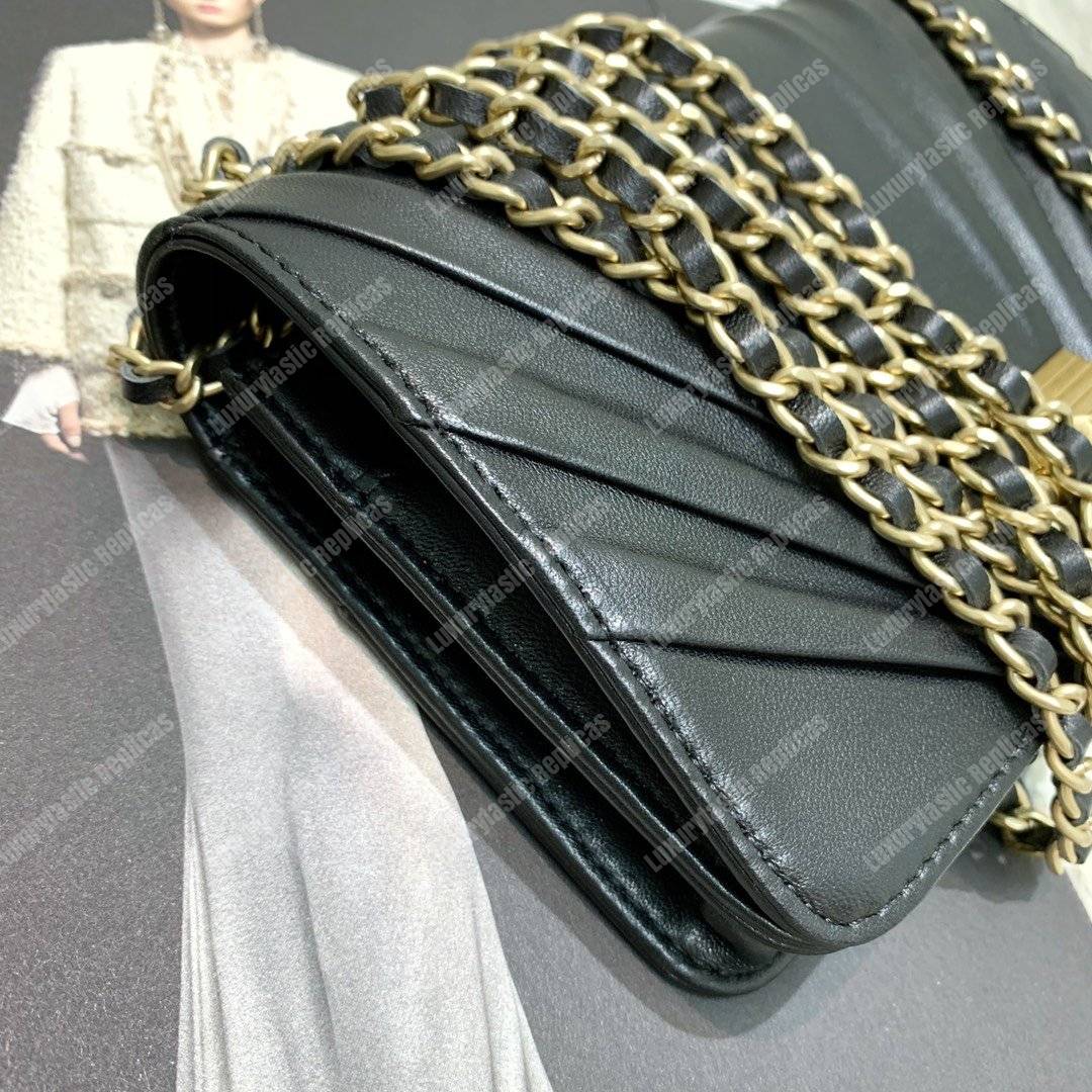 Ch*el wallet on chain – woc pleated lambskin black gold-toned