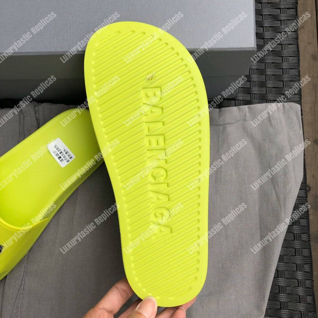 Ba*len*cia*ga pool slide sandal lime