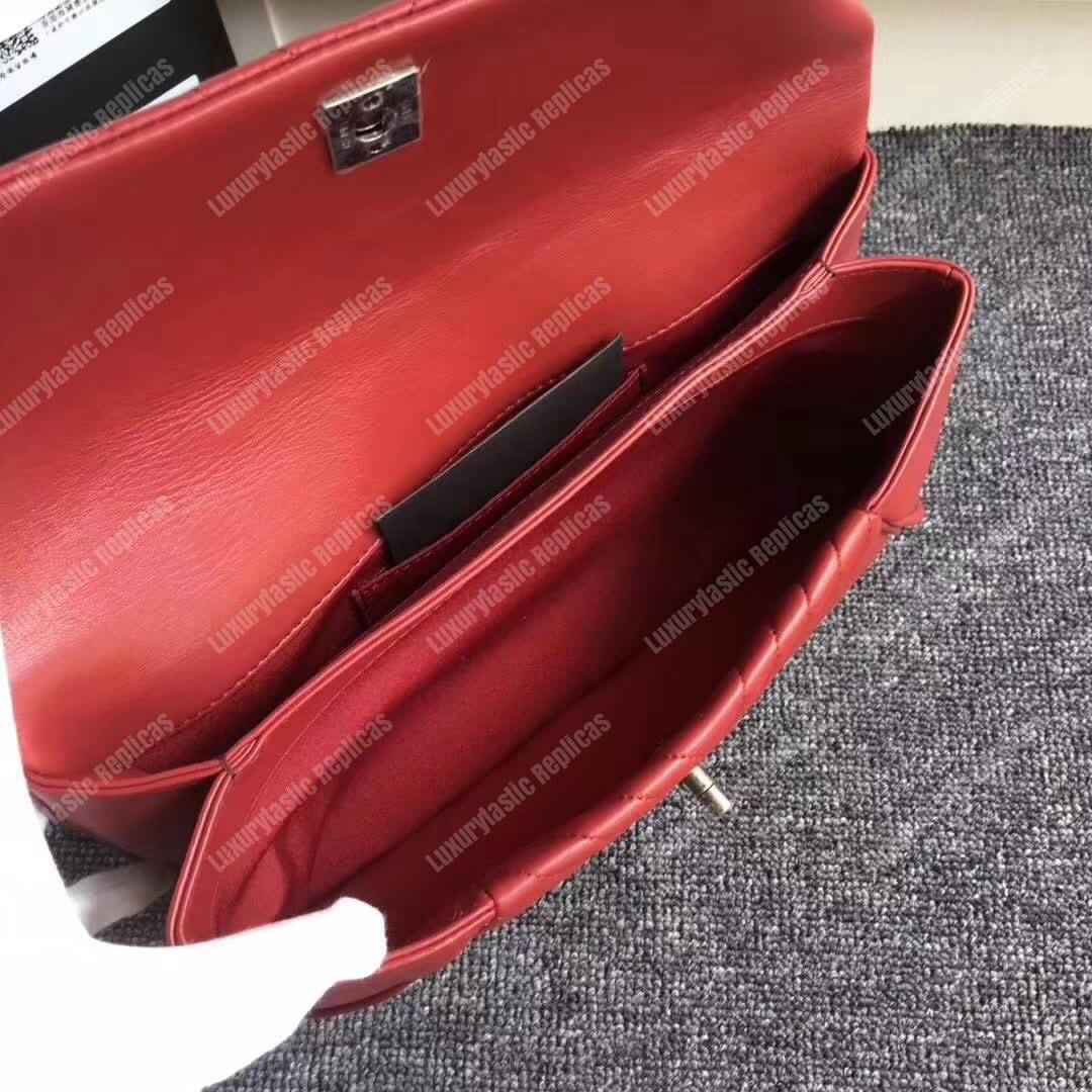 Ch*el reversed clutch red
