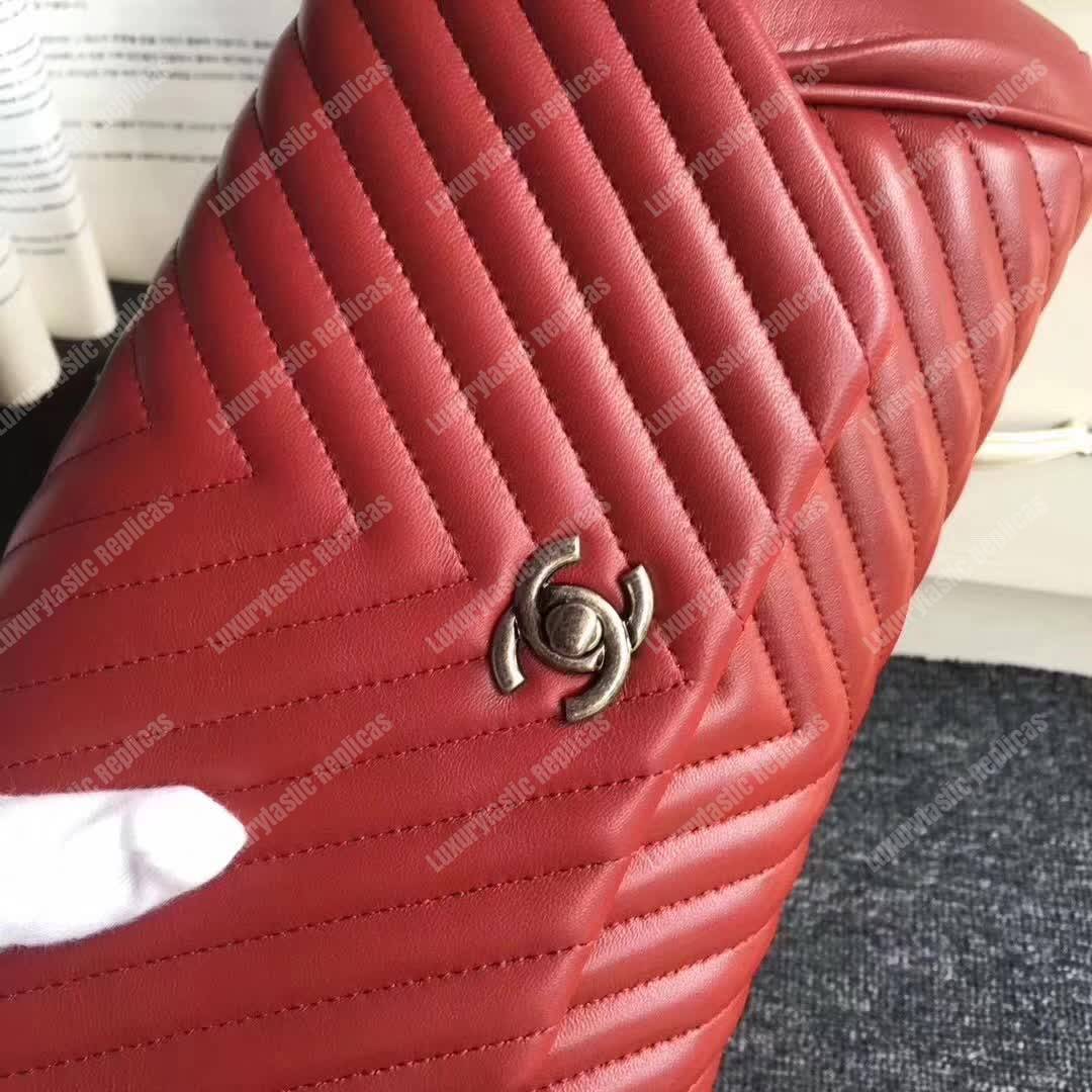 Ch*el reversed clutch red