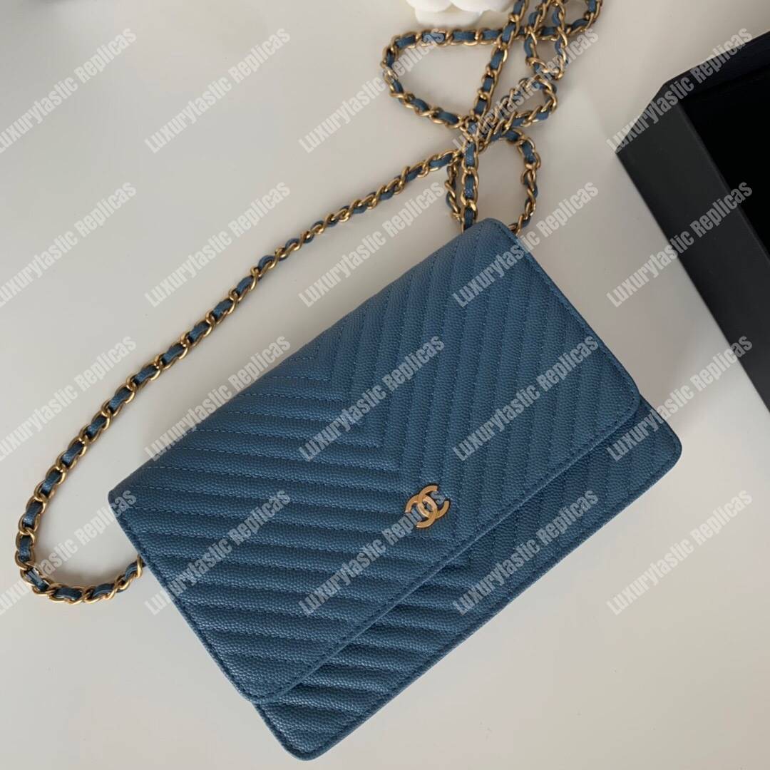 Ch*el wallet on chain airforce blue