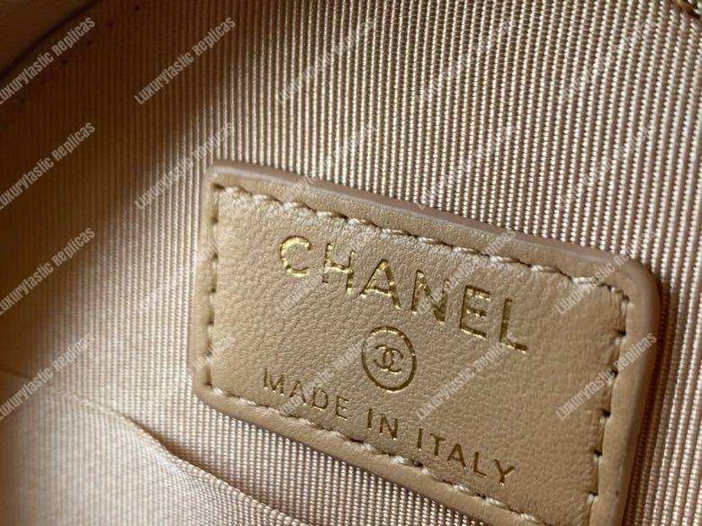 Ch*el 19 clutch with chain beige