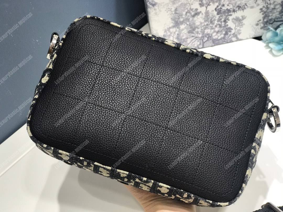 safari D*or oblique messenger bag
