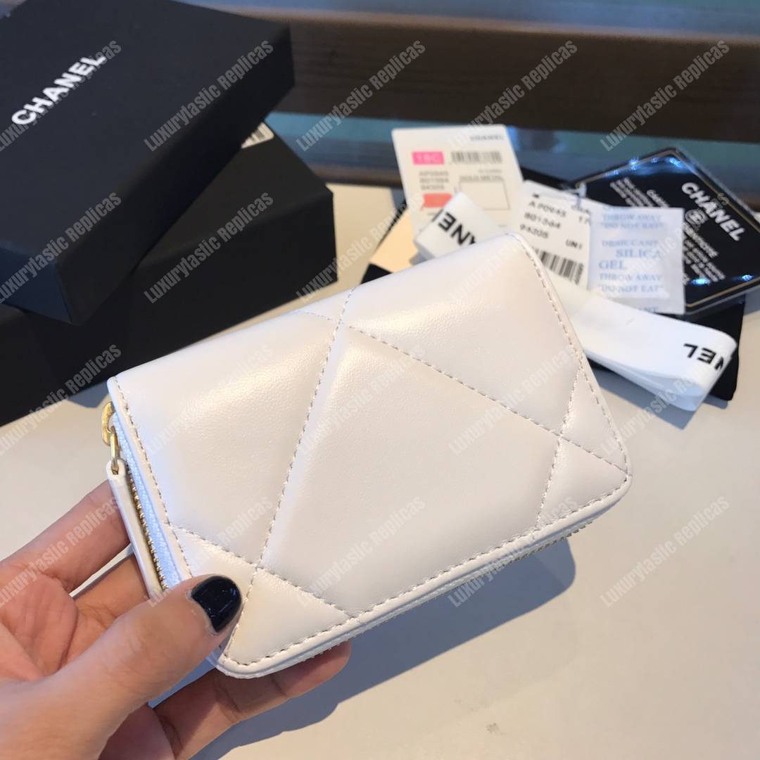Ch*el 19 zipped coin purse white