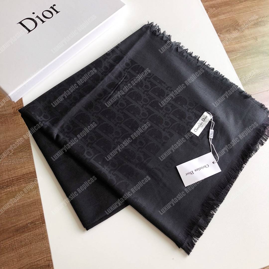 CD Black Oblique 140 Stole