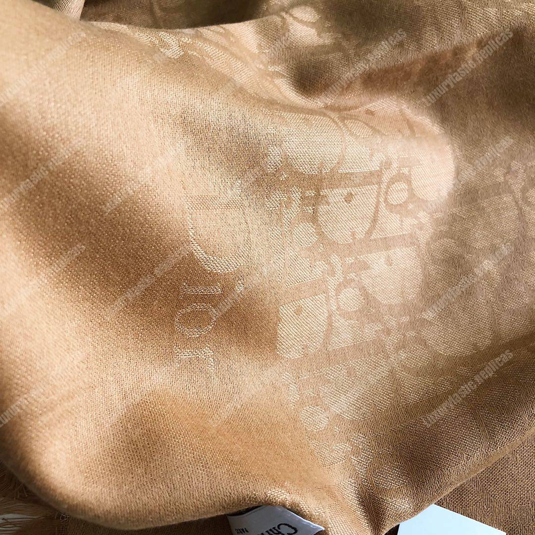 CD Beige Oblique 140 Stole