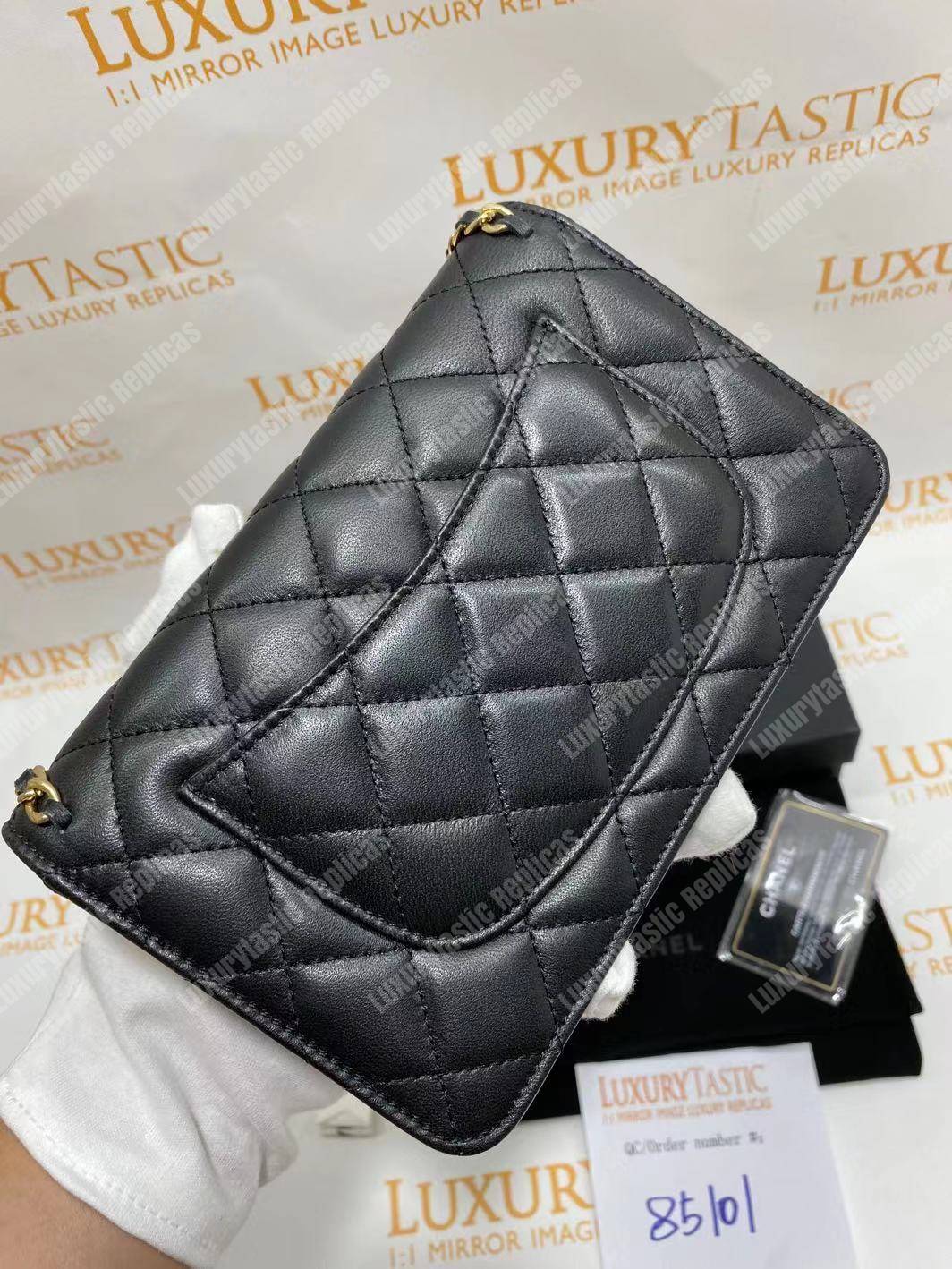 Ch*el wallet on chain lambskin