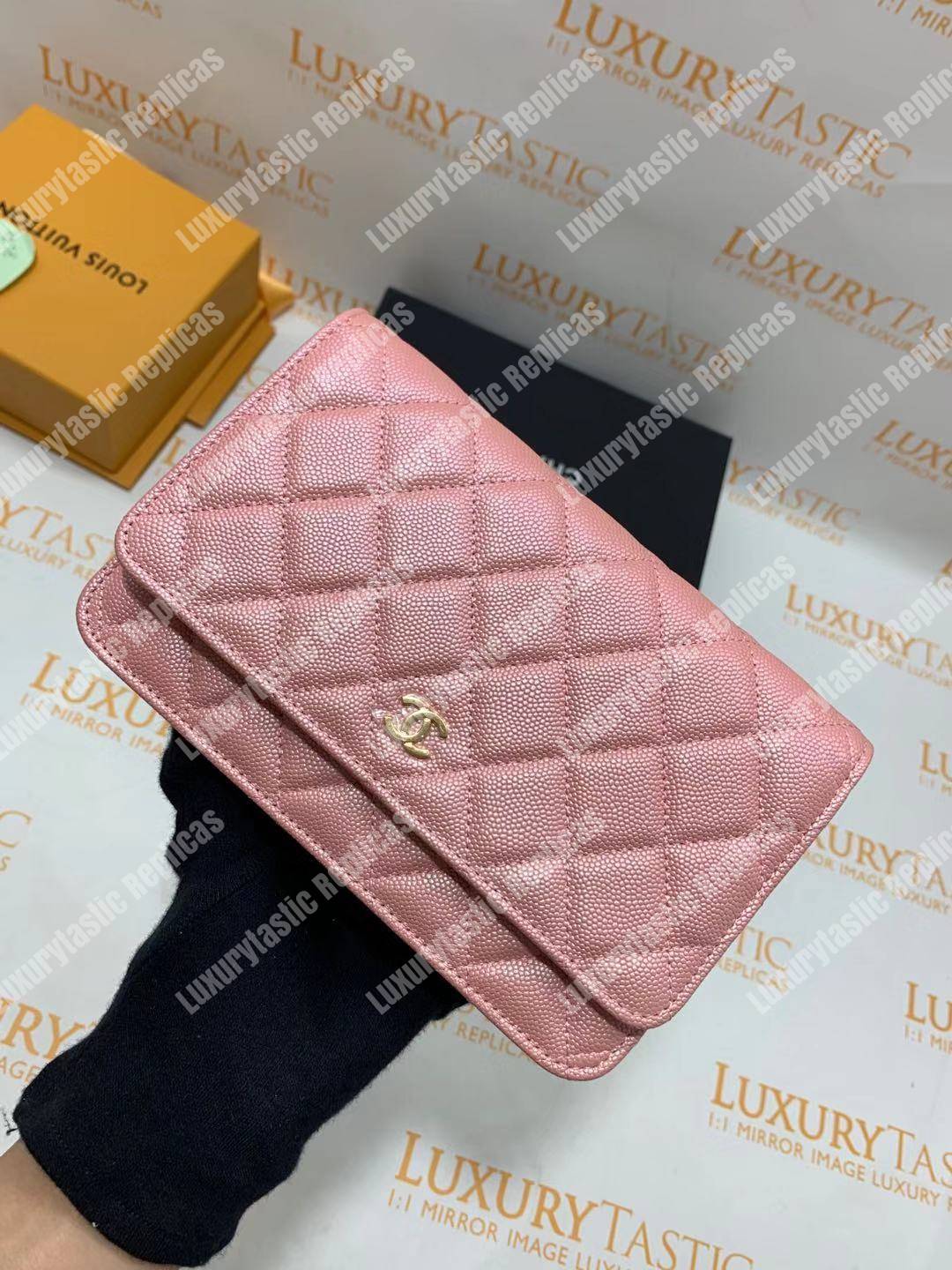 Ch*el wallet on chain – woc classic caviar silver-toned metal pink