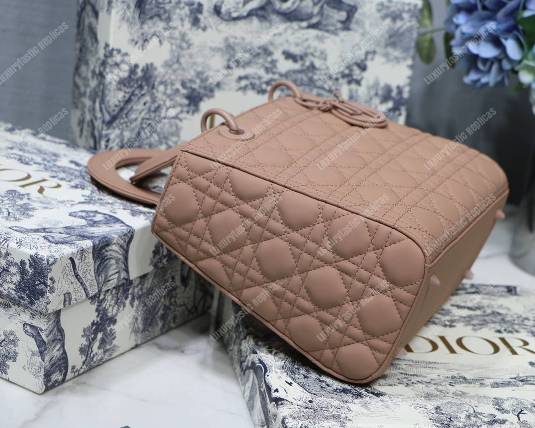 lady D*or ultra-matte medium bag pink