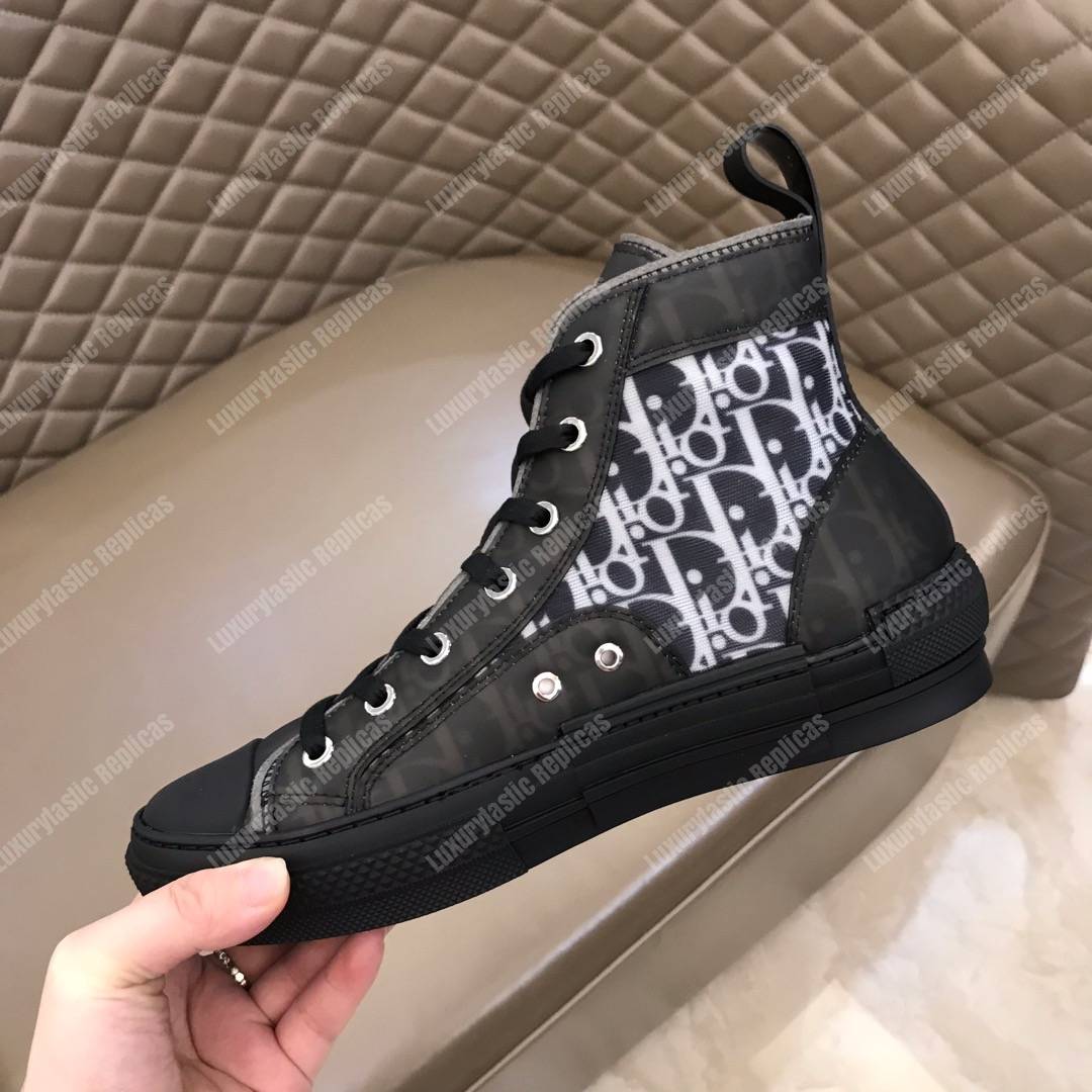 D*or “b23” high-top D*or oblique sneaker