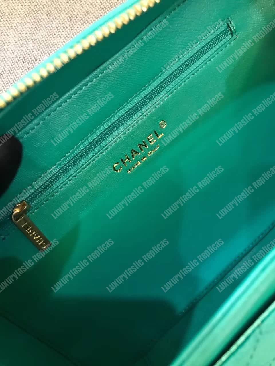 Ch*el large vanity case green