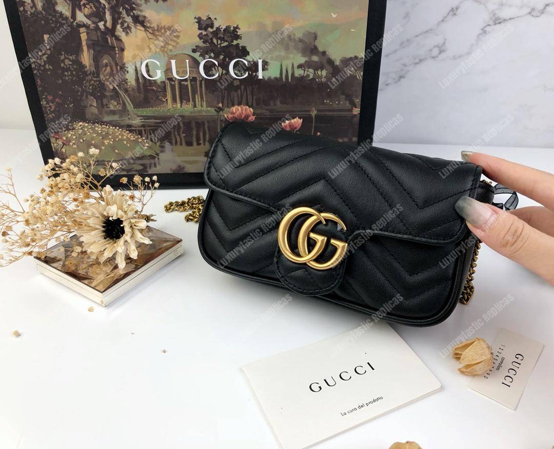 G*u*i gg marmont matelassé super mini bag black