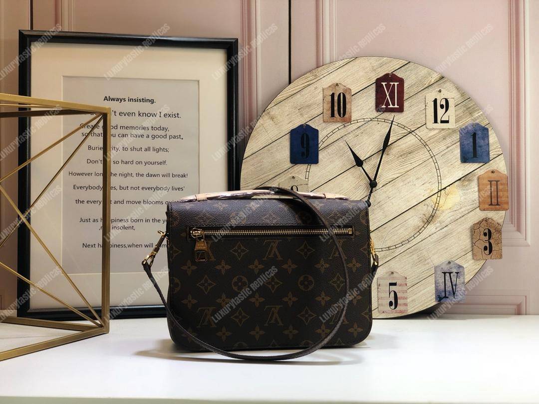 LV Pochette Metis Monogram