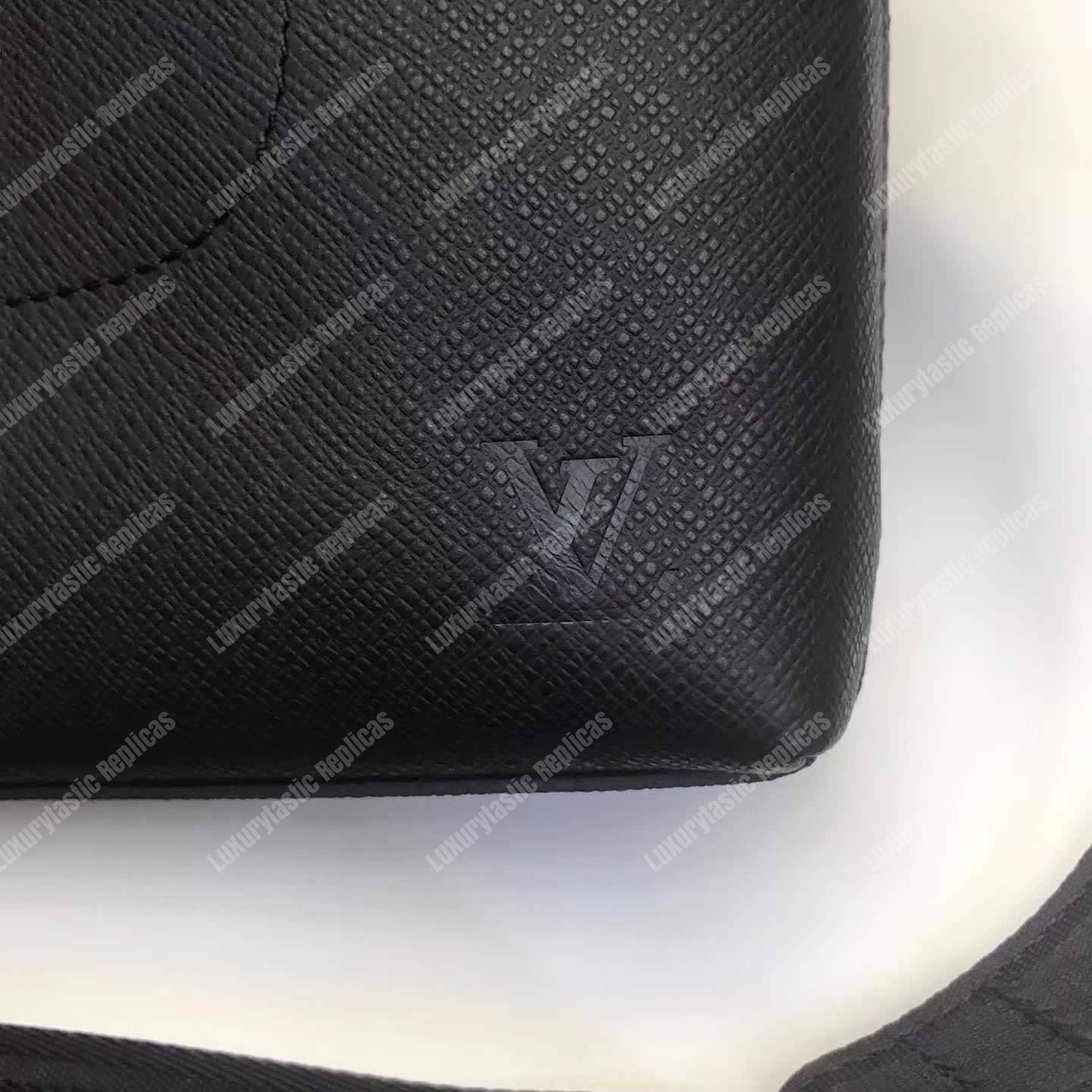 LV Taiga Grigori Messenger Bag PM Noir