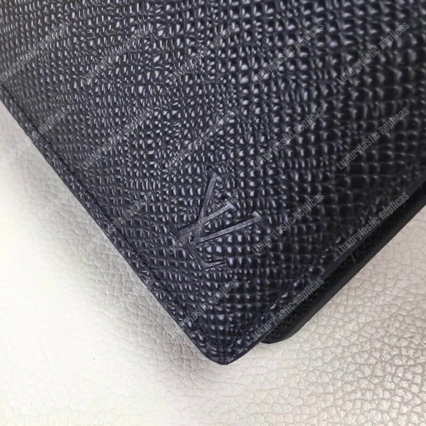 LV Multiple Wallet Taiga Leather Noir