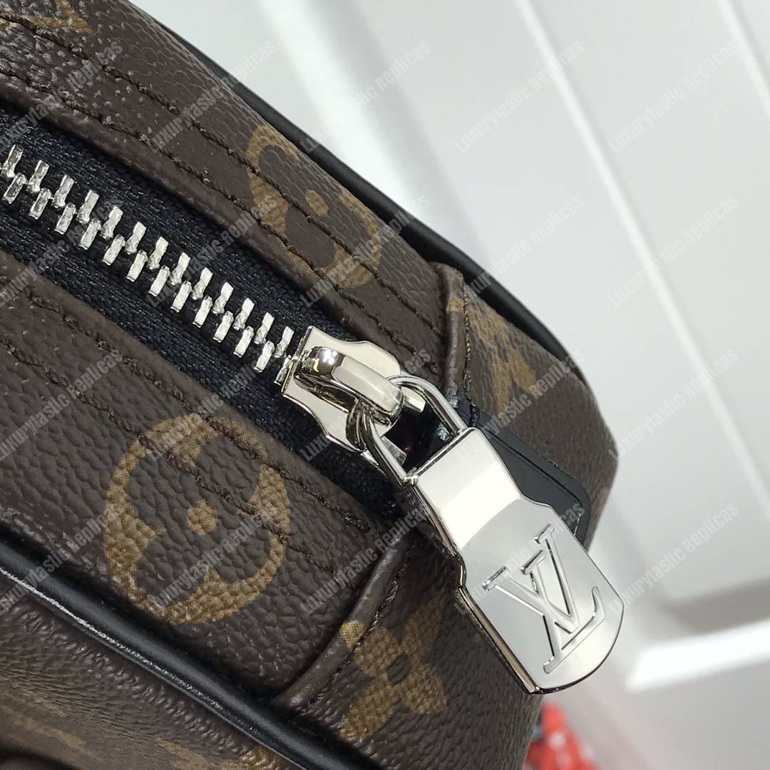 LV Toilet Pouch PM Monogram