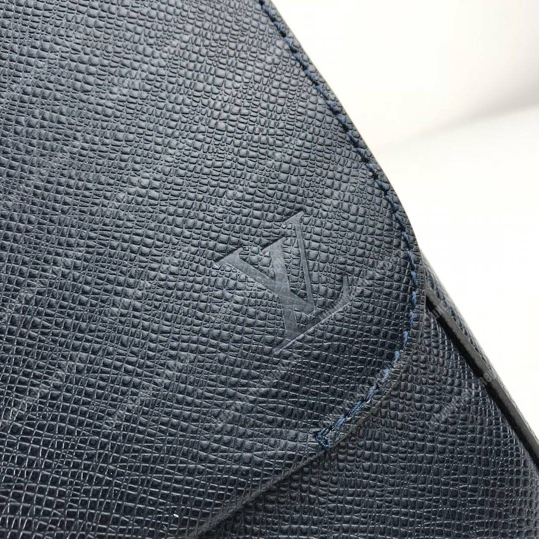 LV Roman PM Taiga Leather Bleu Marine