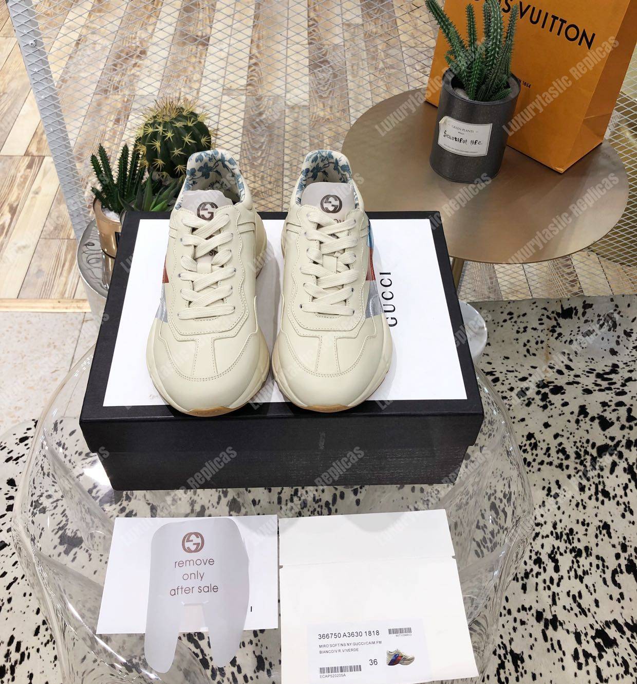 G*u*i rhyton web print leather sneaker