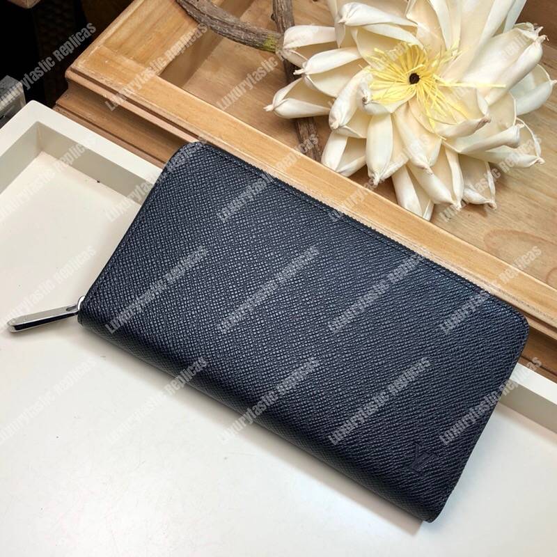 LV Zippy Organizer Taiga Leather Black