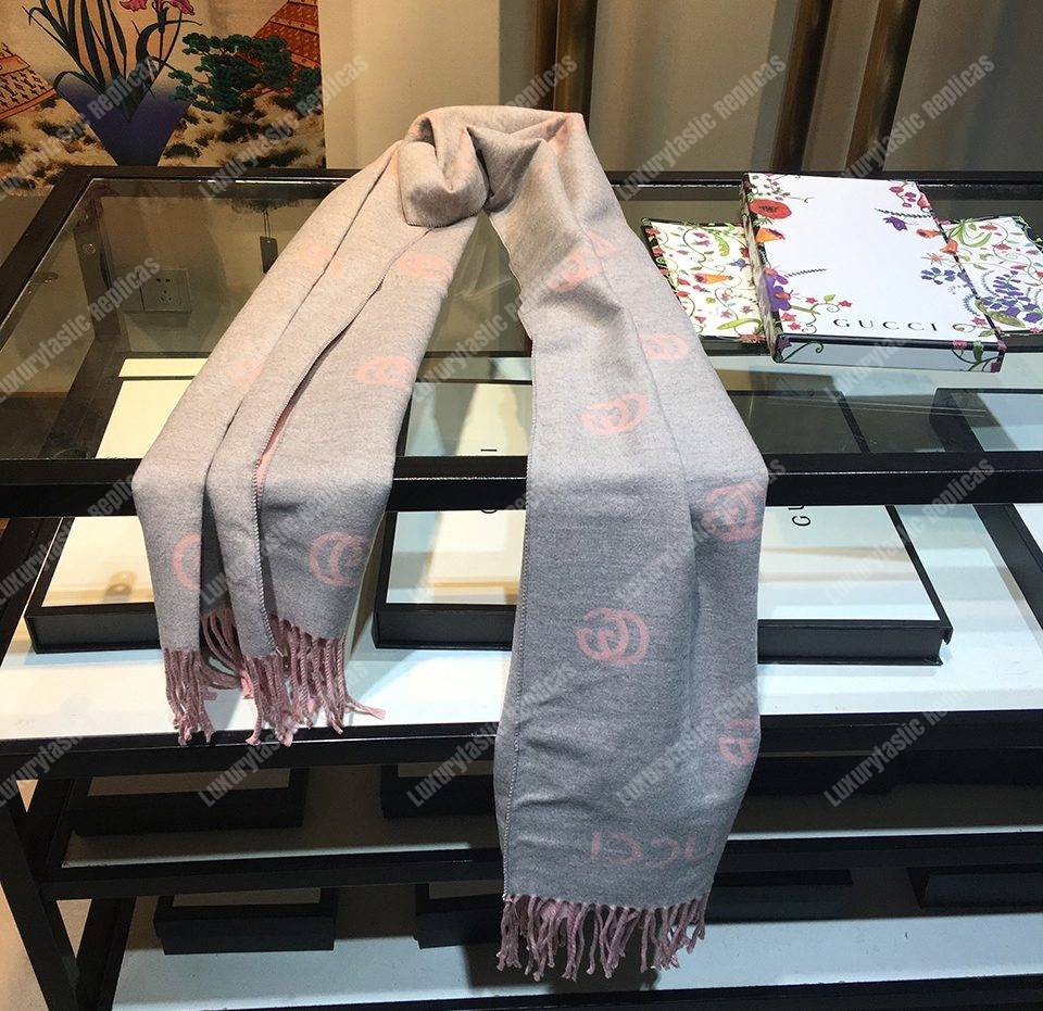 G*u*i wool scarf double g pattern pink grey