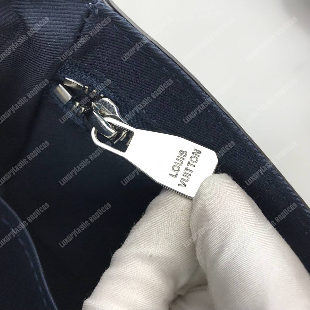 LV Roman PM Taiga Leather Bleu Marine