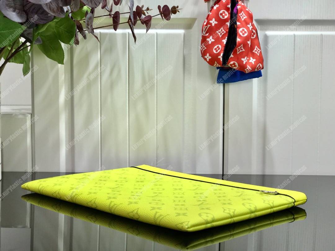 LV Discovery Pochette Monogram Yellow