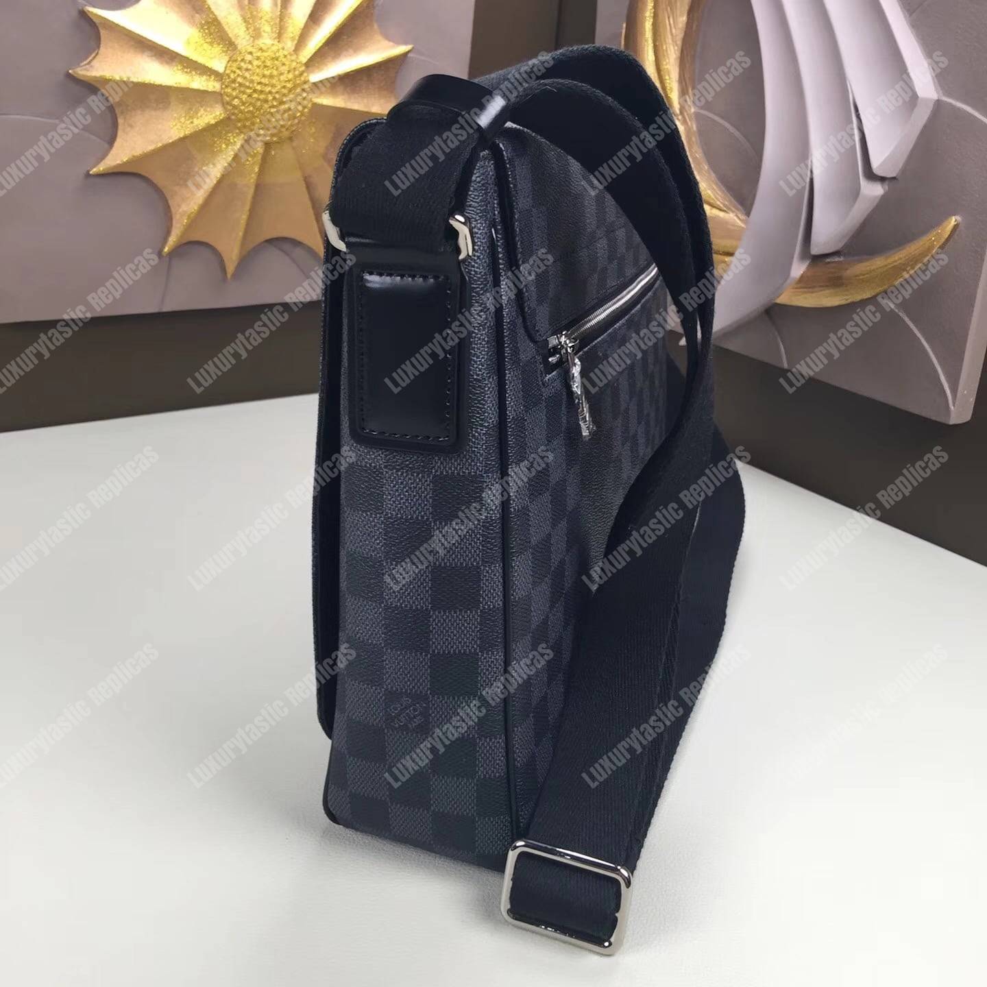LV District MM Messenger Bag Damier Graphite Canvas