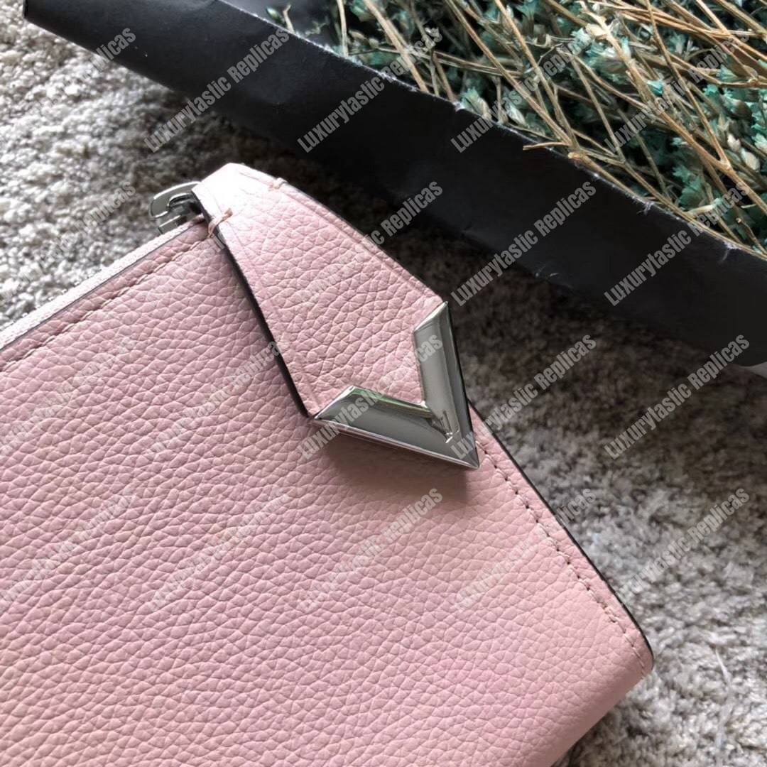 LV Comete Wallet Autres Cuirs Magnolia