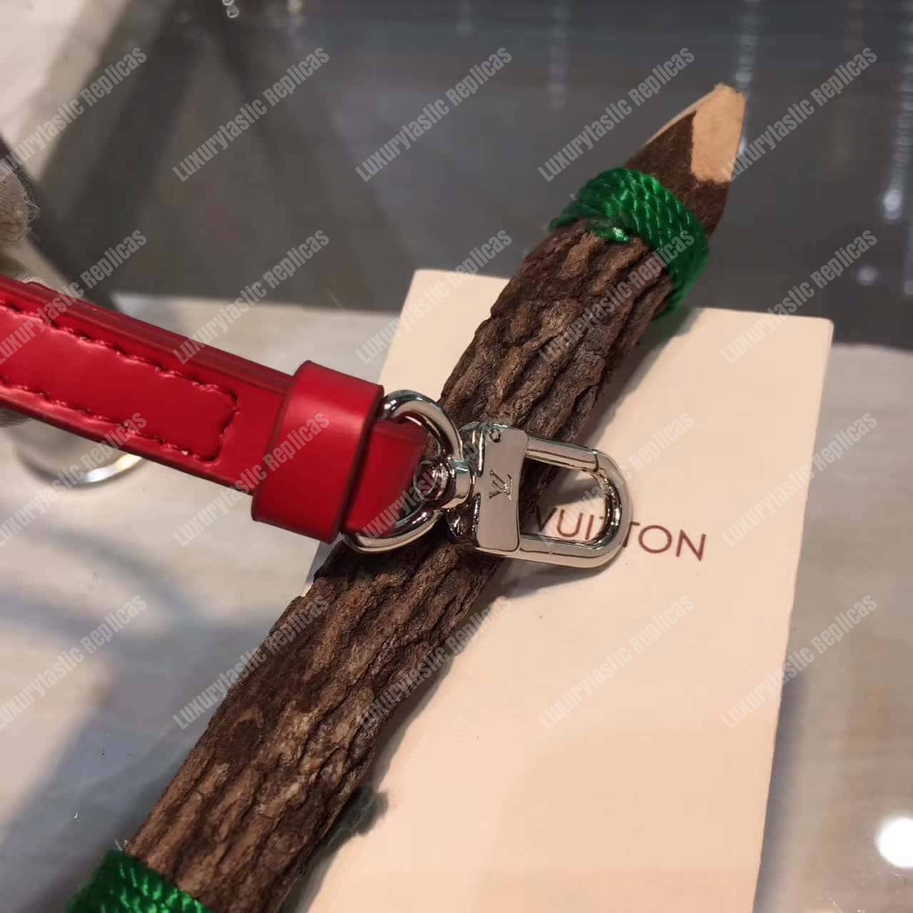 L**is vu*t*on x sup*e petite malle limited edition red
