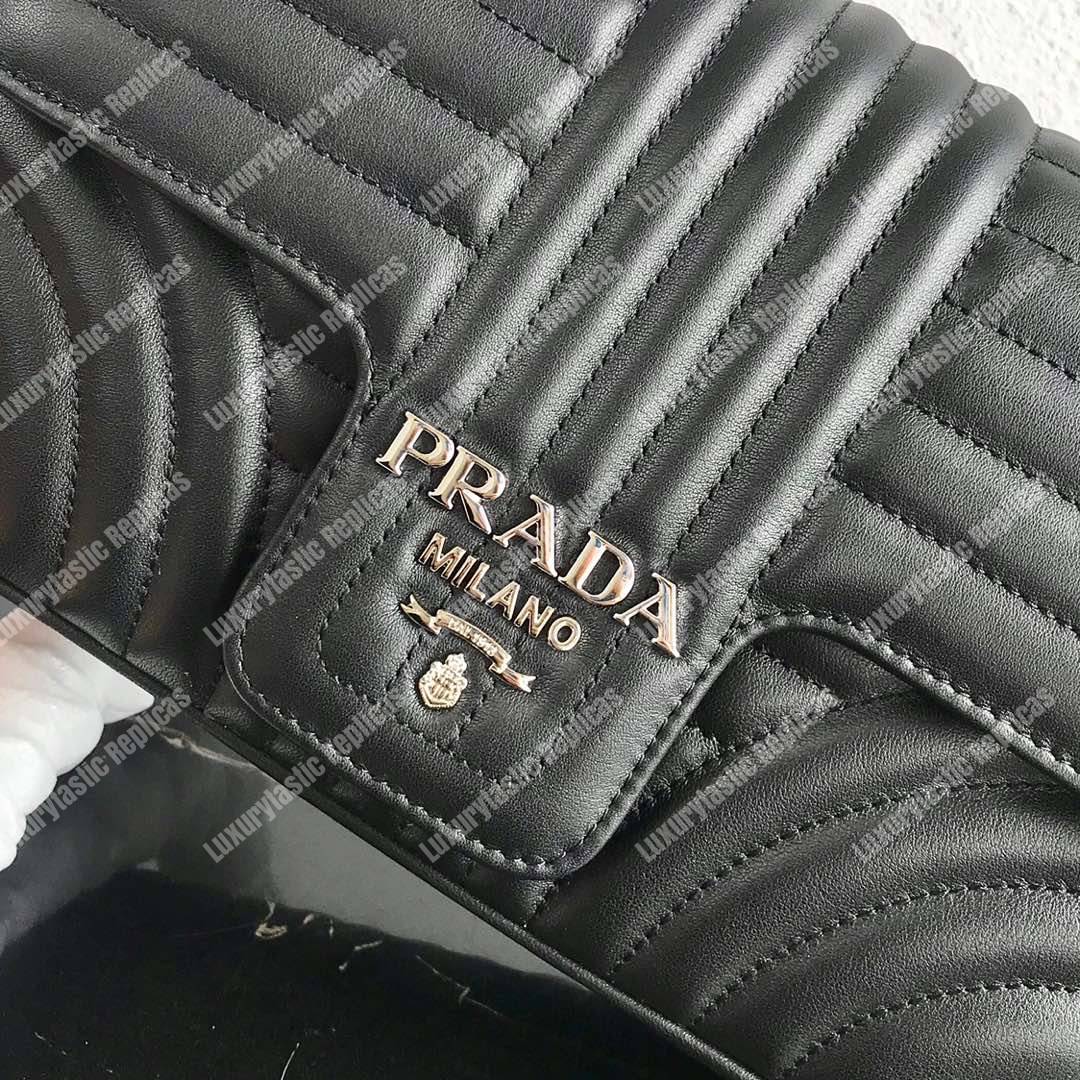 Pra*a diagramme medium leather bag black