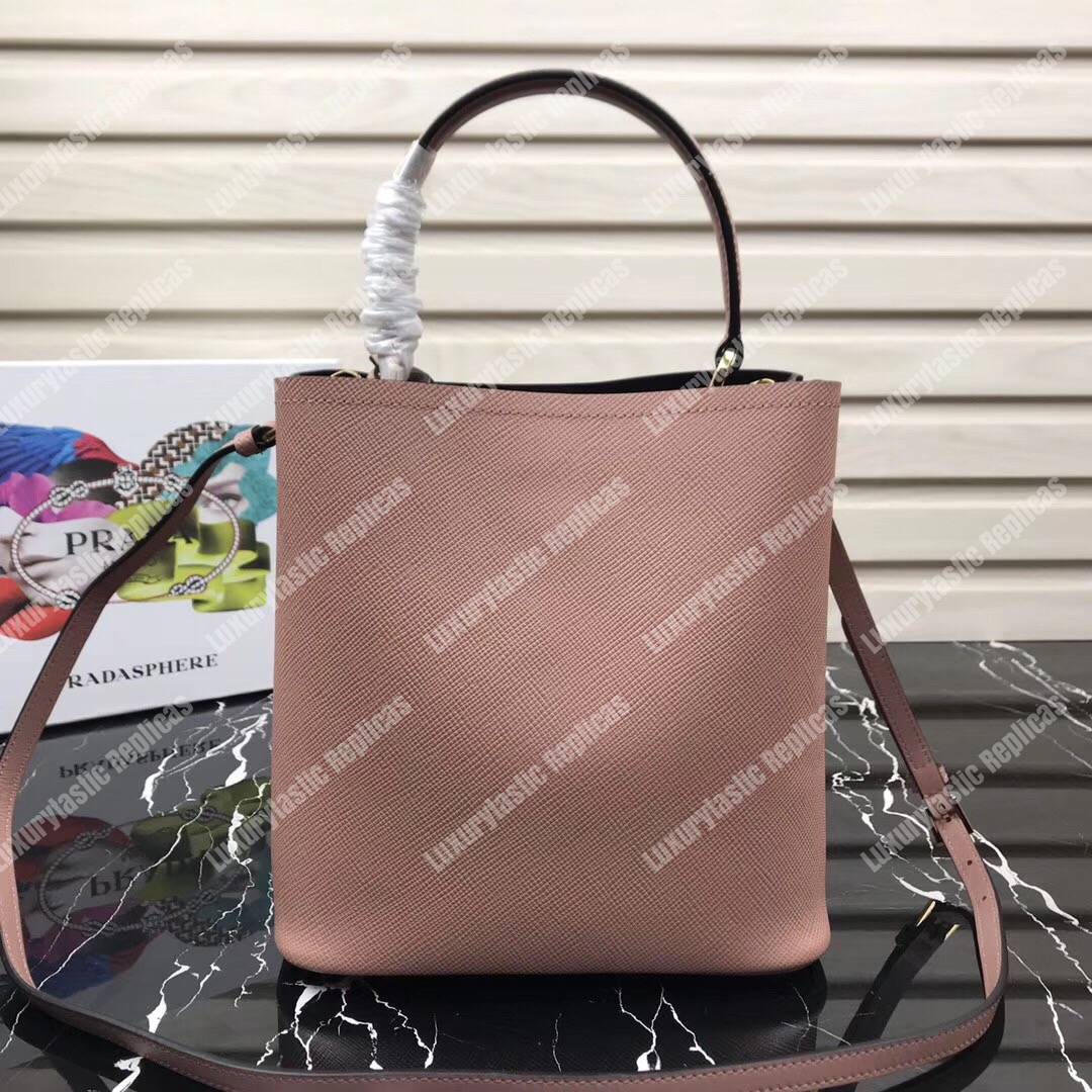 Pra*a panier medium bag beige