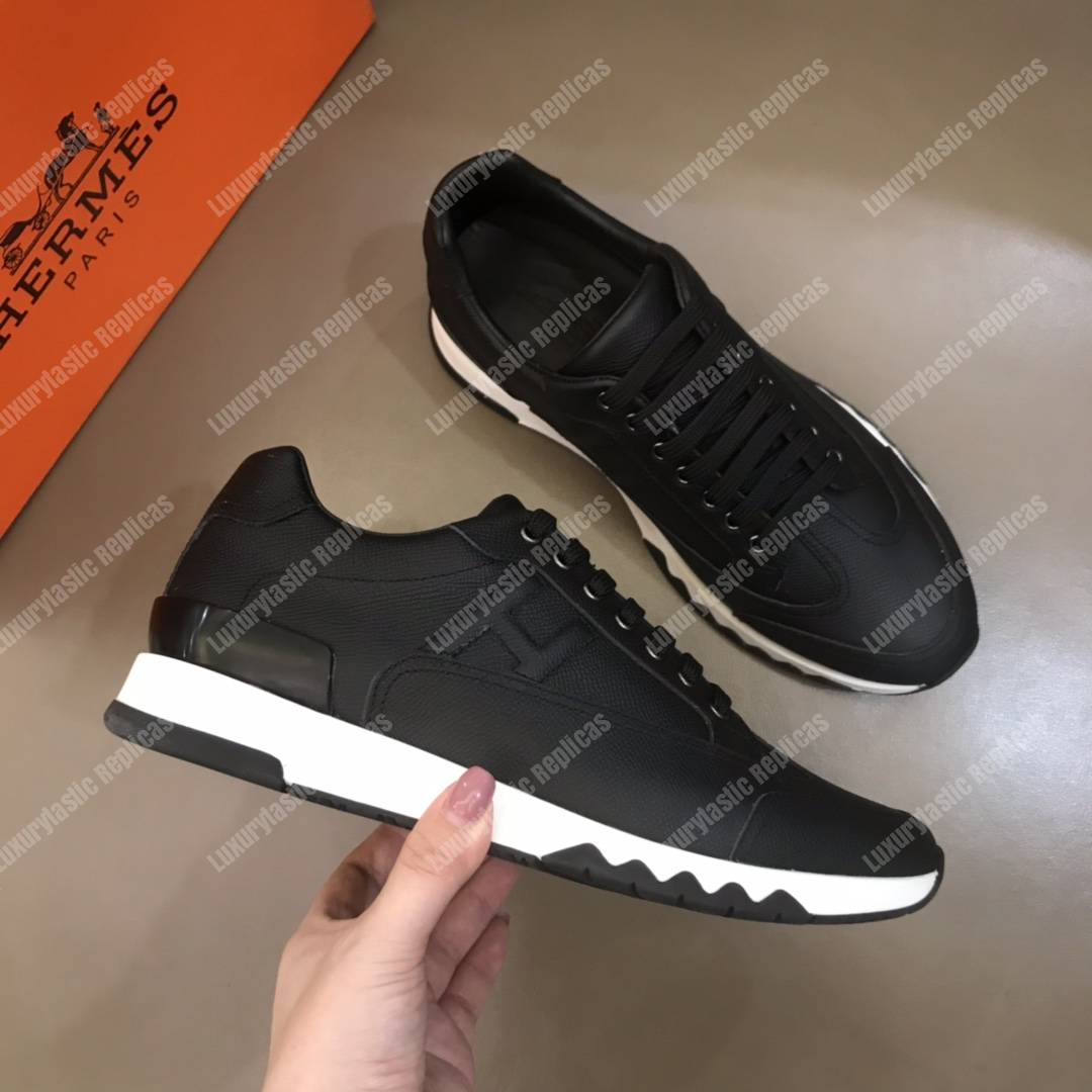 H**mes trail sneaker black