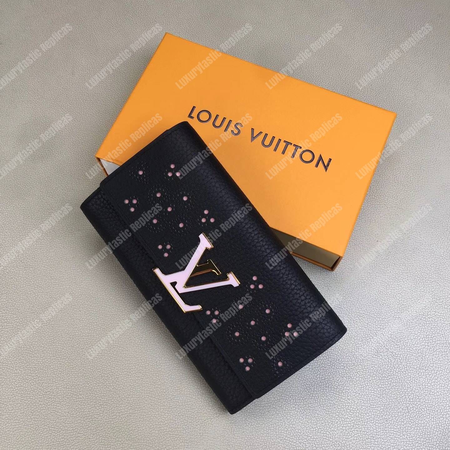 LV Capucines Wallet Noir