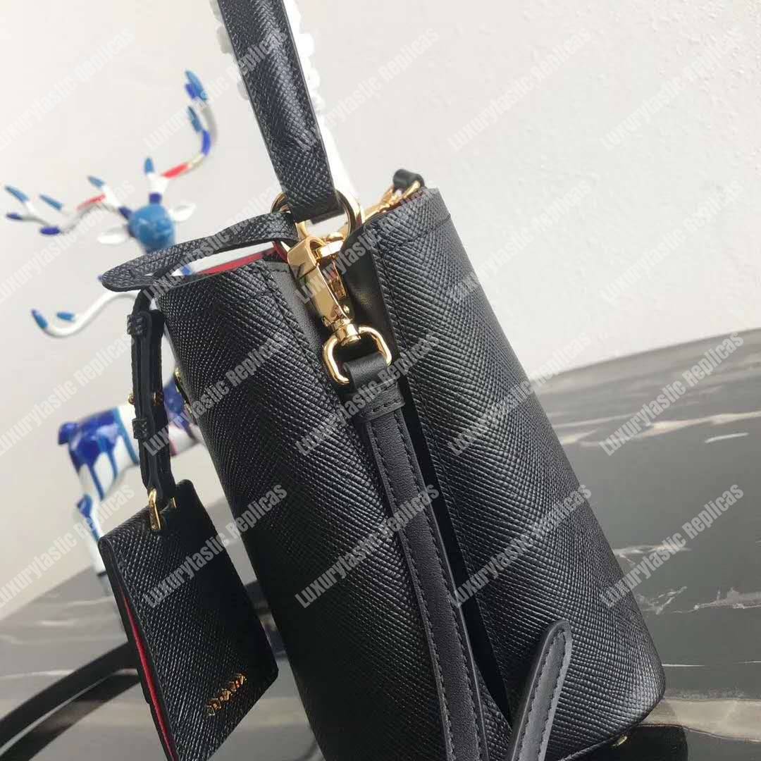 Pra*a panier small saffiano bag black/red