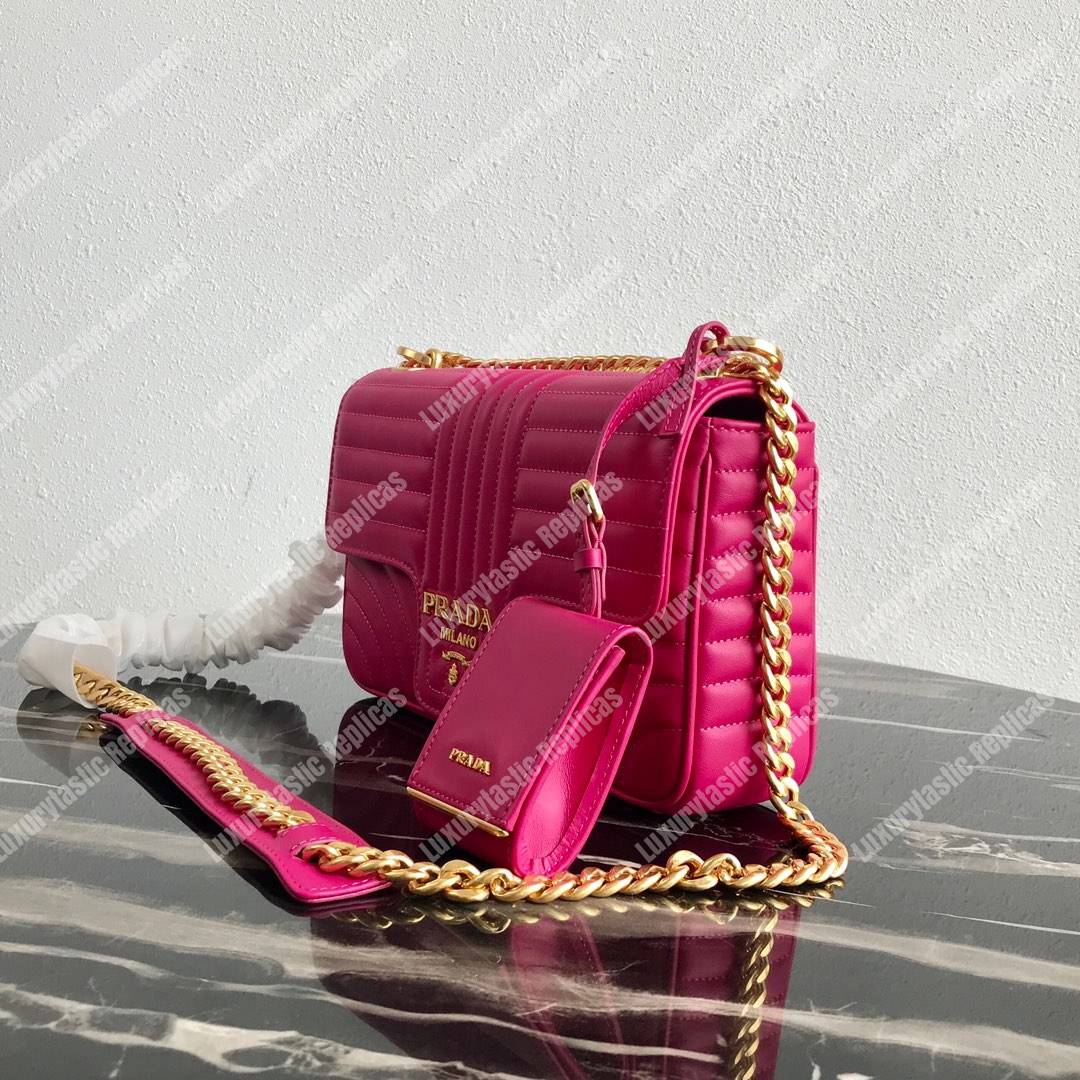Pra*a diagramme medium leather bag fuchsia