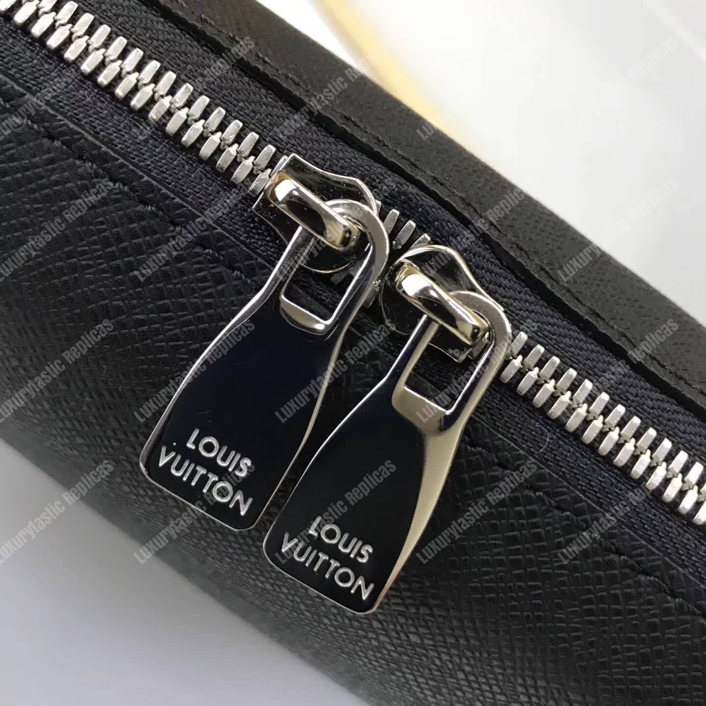 LV Taiga Grigori Messenger Bag PM Noir