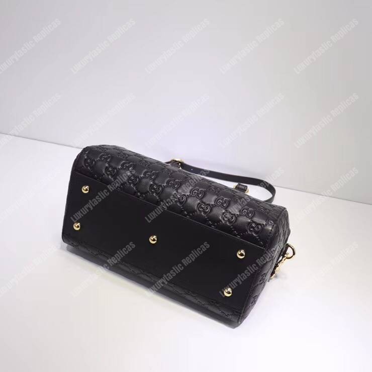 G*u*i signature medium top handle bag black