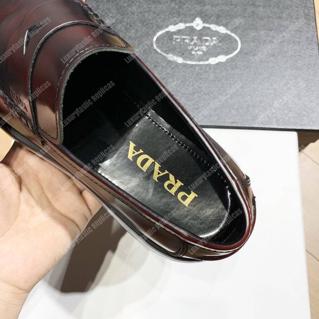 Pra*a leather loafer brown