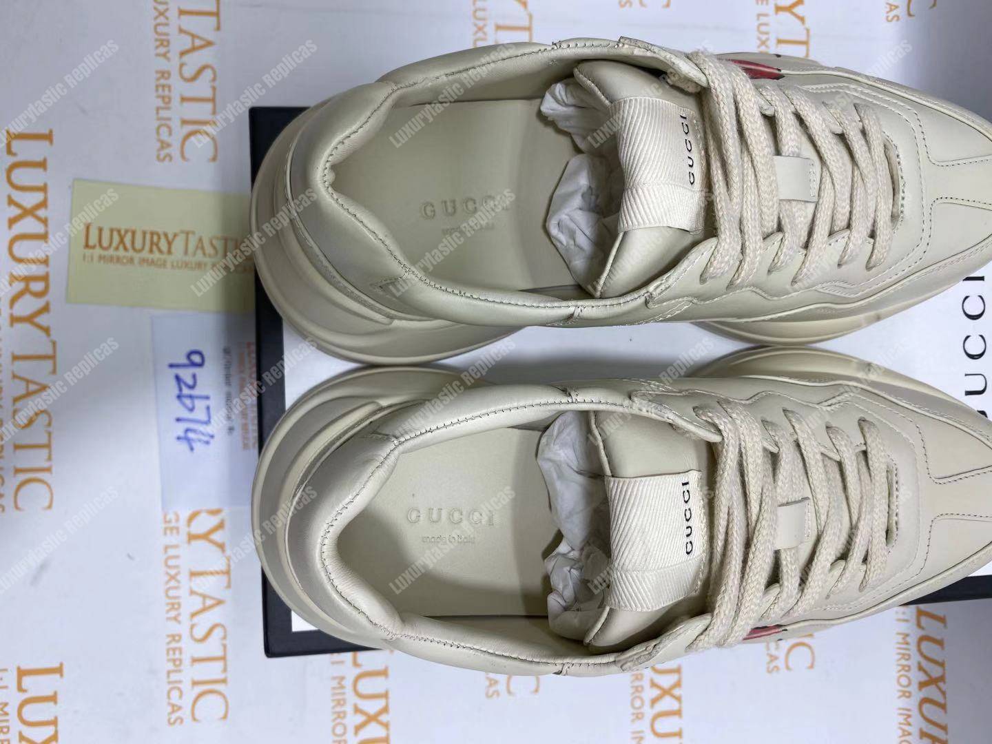 G*u*i rhyton sneaker with mouth print