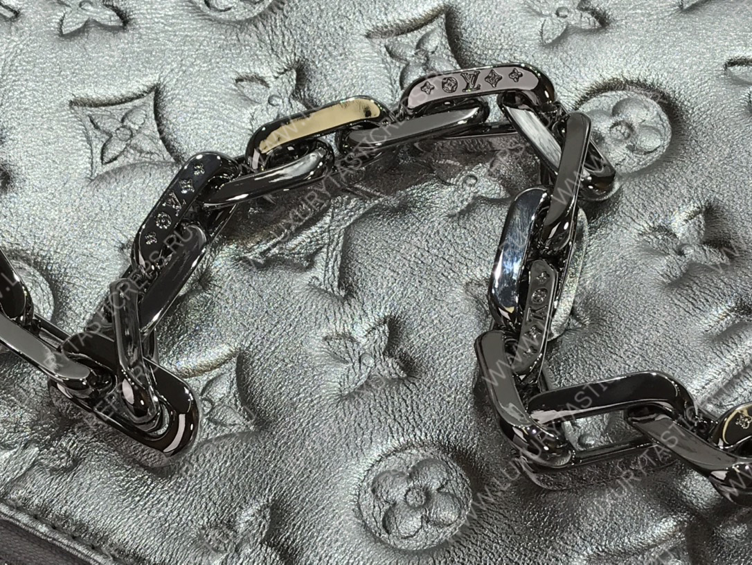 l**is V*t*n coussin pm silver m57793