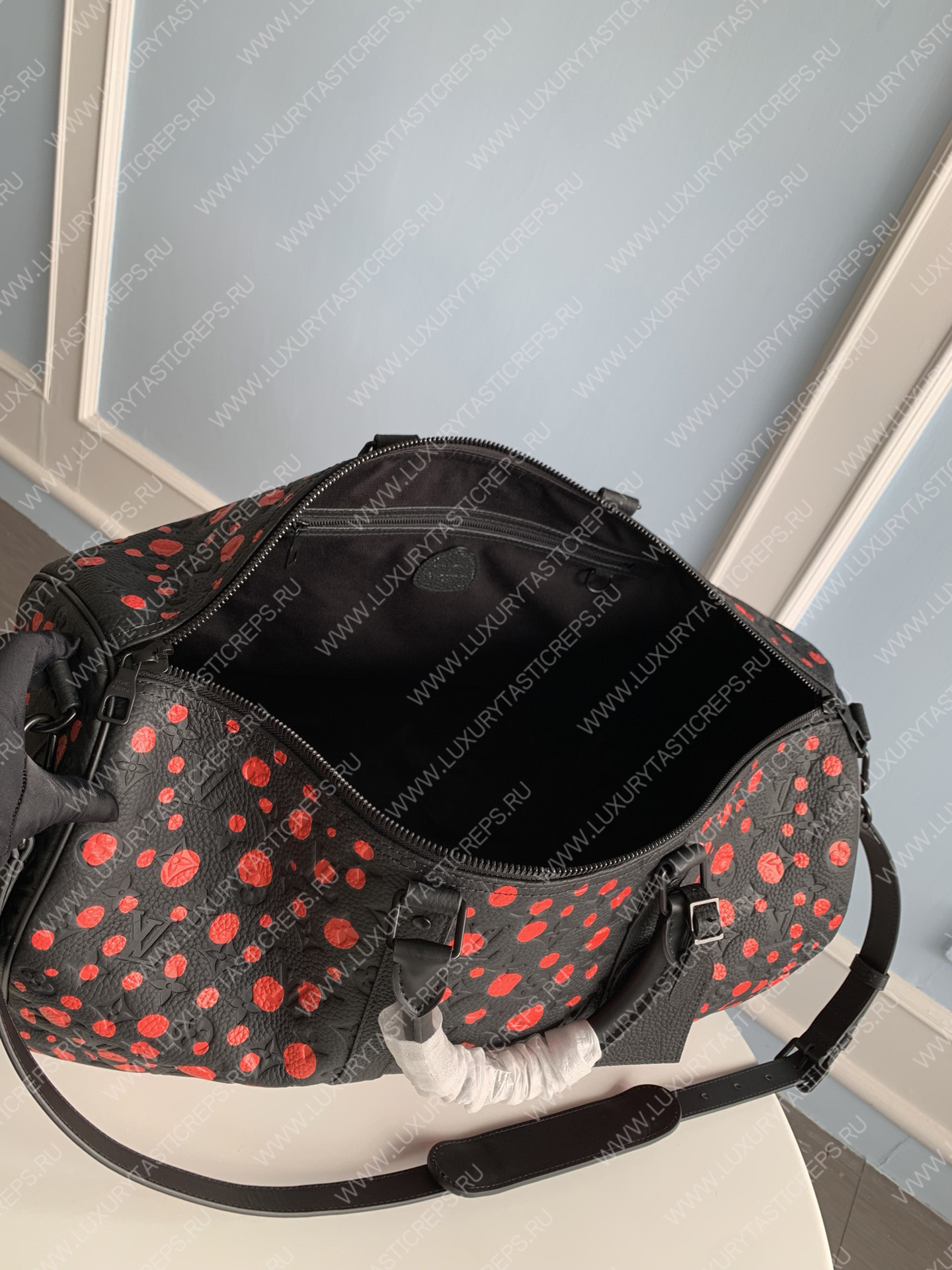 l**is V*t*n lv x yk keepall 50 black/red m21674
