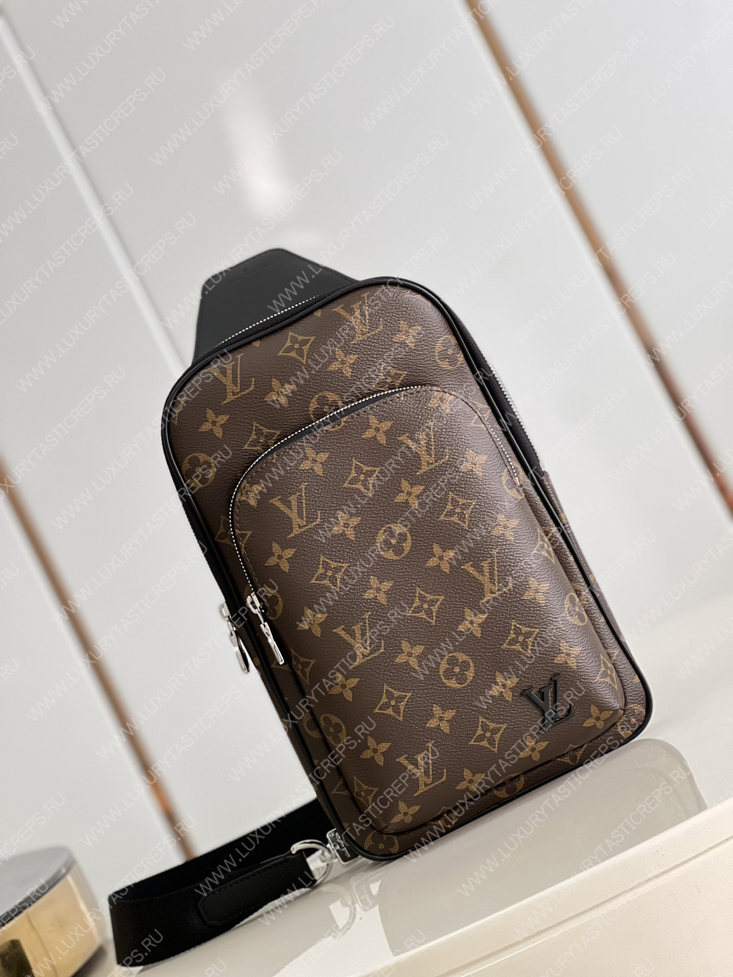 l**is V*t*n avenue slingbag monogram brown m46327