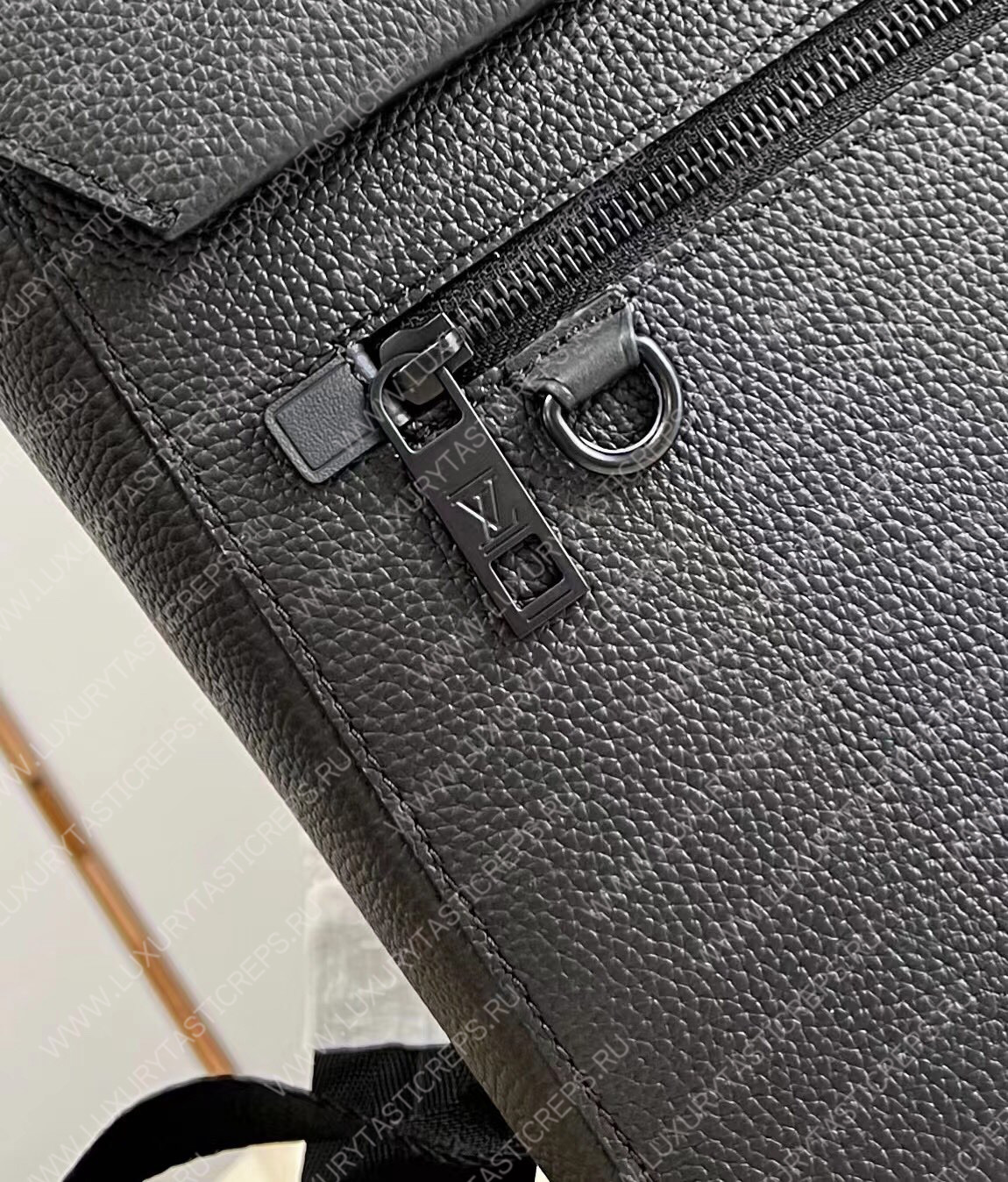l**is V*t*n fastline backpack black m21367